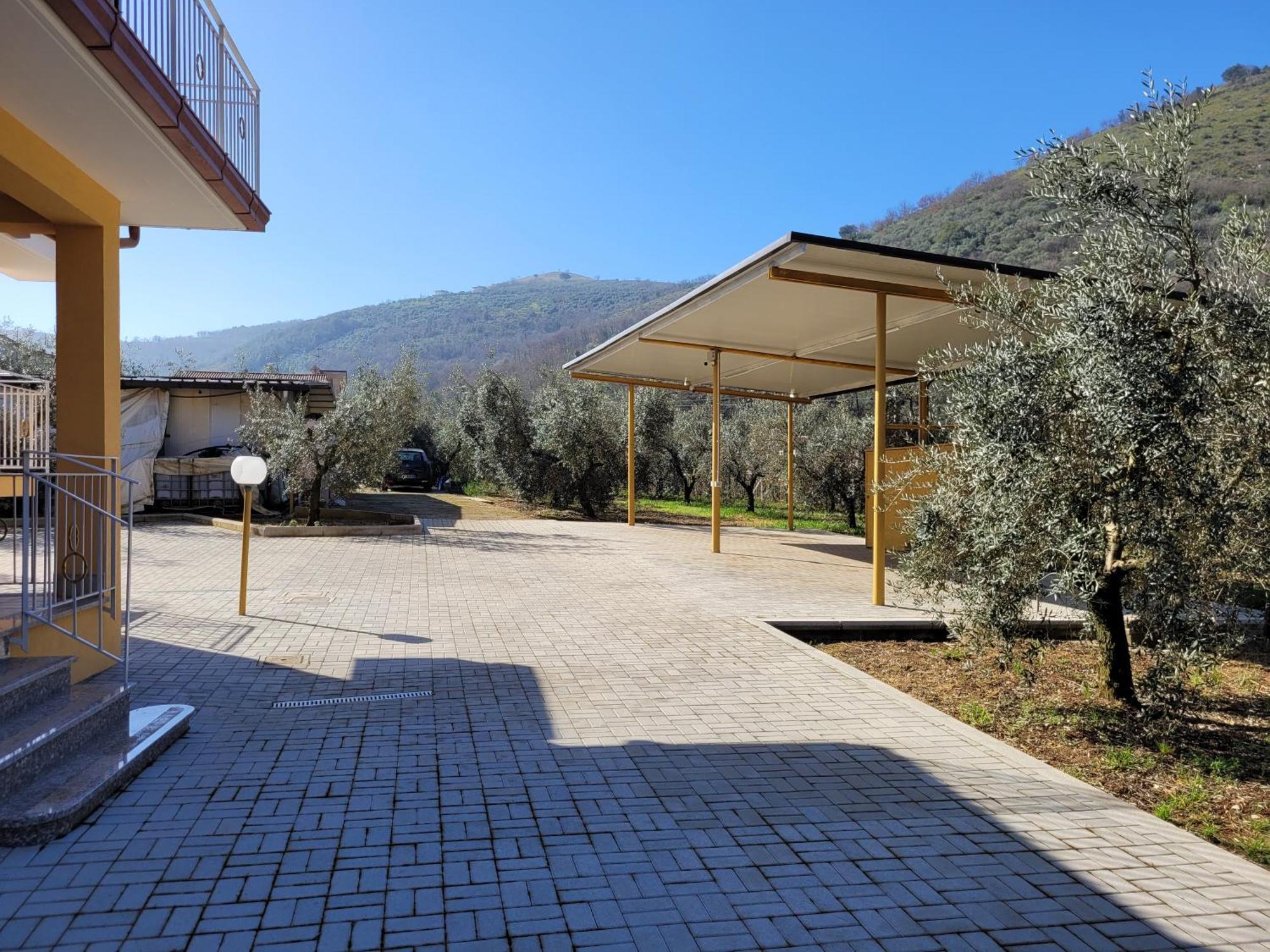 Aparthotel Turistico Magnifico Alessandro Valle Bernardo 04025 Lt Cir 19063 Nei Pressi Di 04022 Fondi Lt