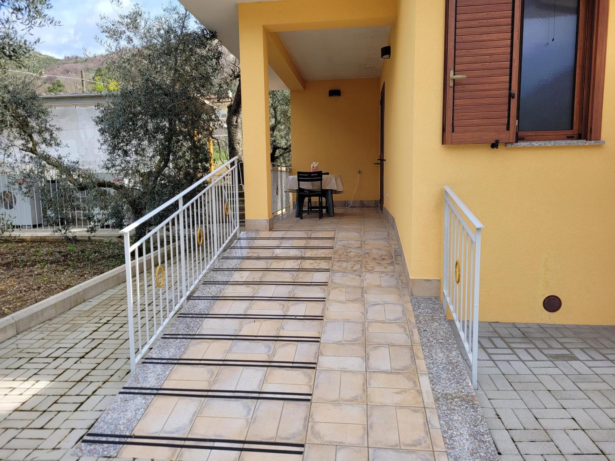 Aparthotel Turistico Magnifico Alessandro Valle Bernardo 04025 Lt Cir 19063 Nei Pressi Di 04022 Fondi Lt *
